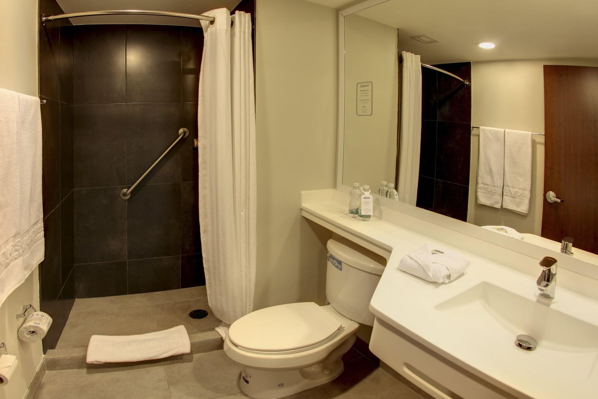 City Express Plus By Marriott Leon Centro De Convenciones Bagian luar foto