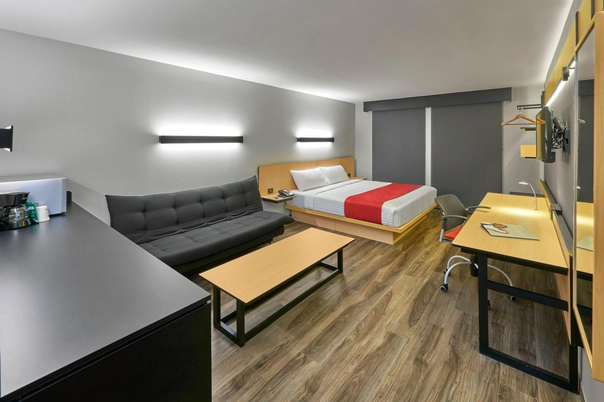 City Express Plus By Marriott Leon Centro De Convenciones Bagian luar foto