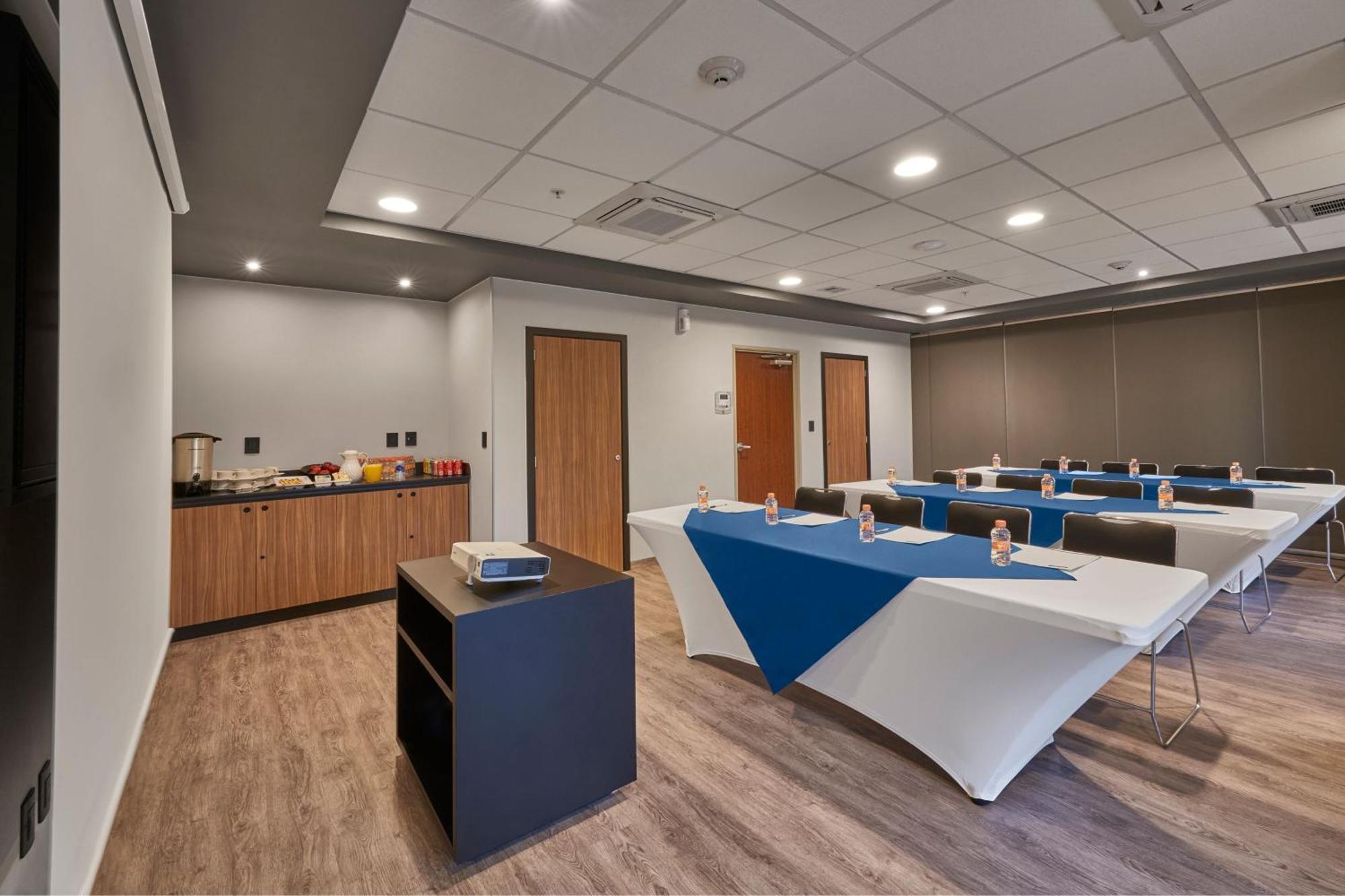 City Express Plus By Marriott Leon Centro De Convenciones Bagian luar foto