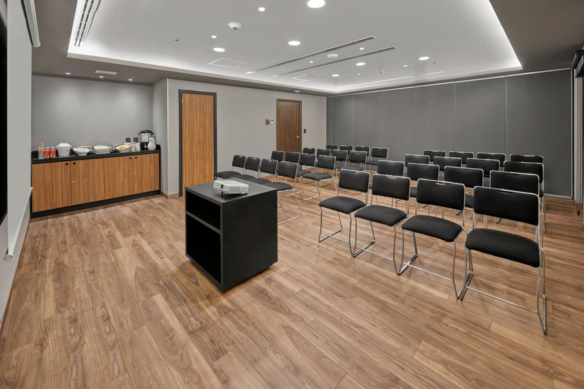 City Express Plus By Marriott Leon Centro De Convenciones Bagian luar foto