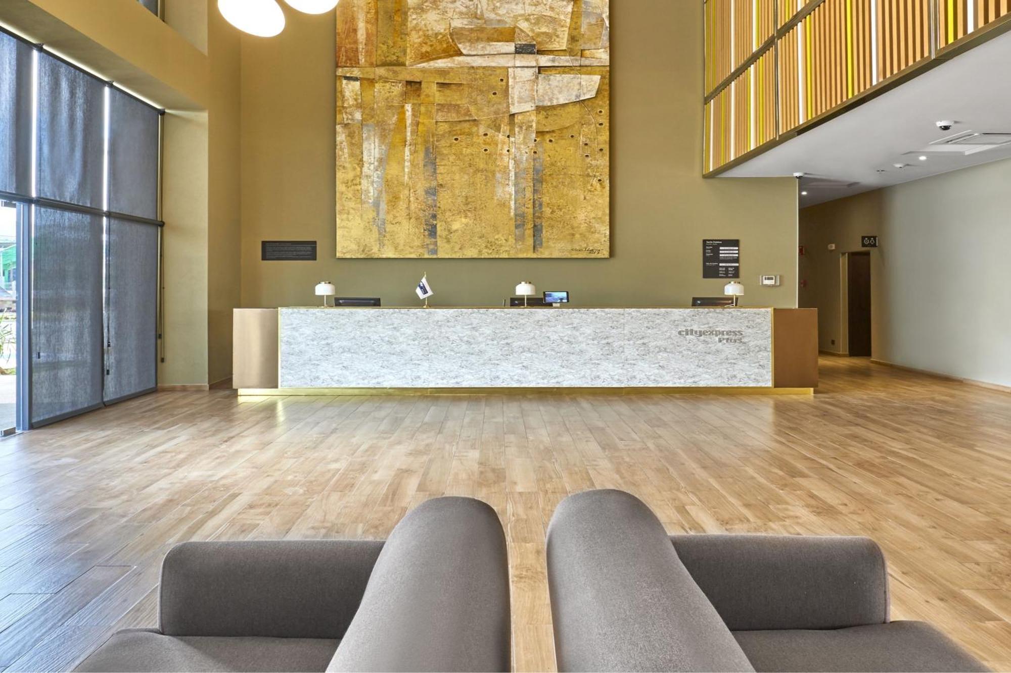 City Express Plus By Marriott Leon Centro De Convenciones Bagian luar foto