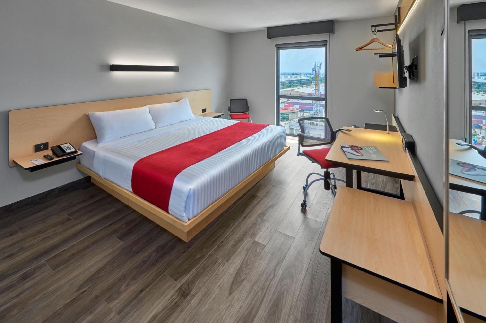 City Express Plus By Marriott Leon Centro De Convenciones Bagian luar foto