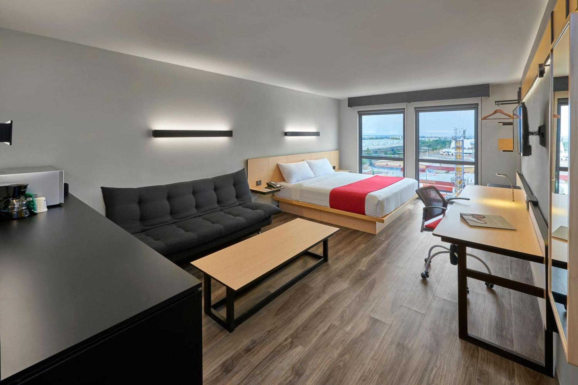 City Express Plus By Marriott Leon Centro De Convenciones Bagian luar foto