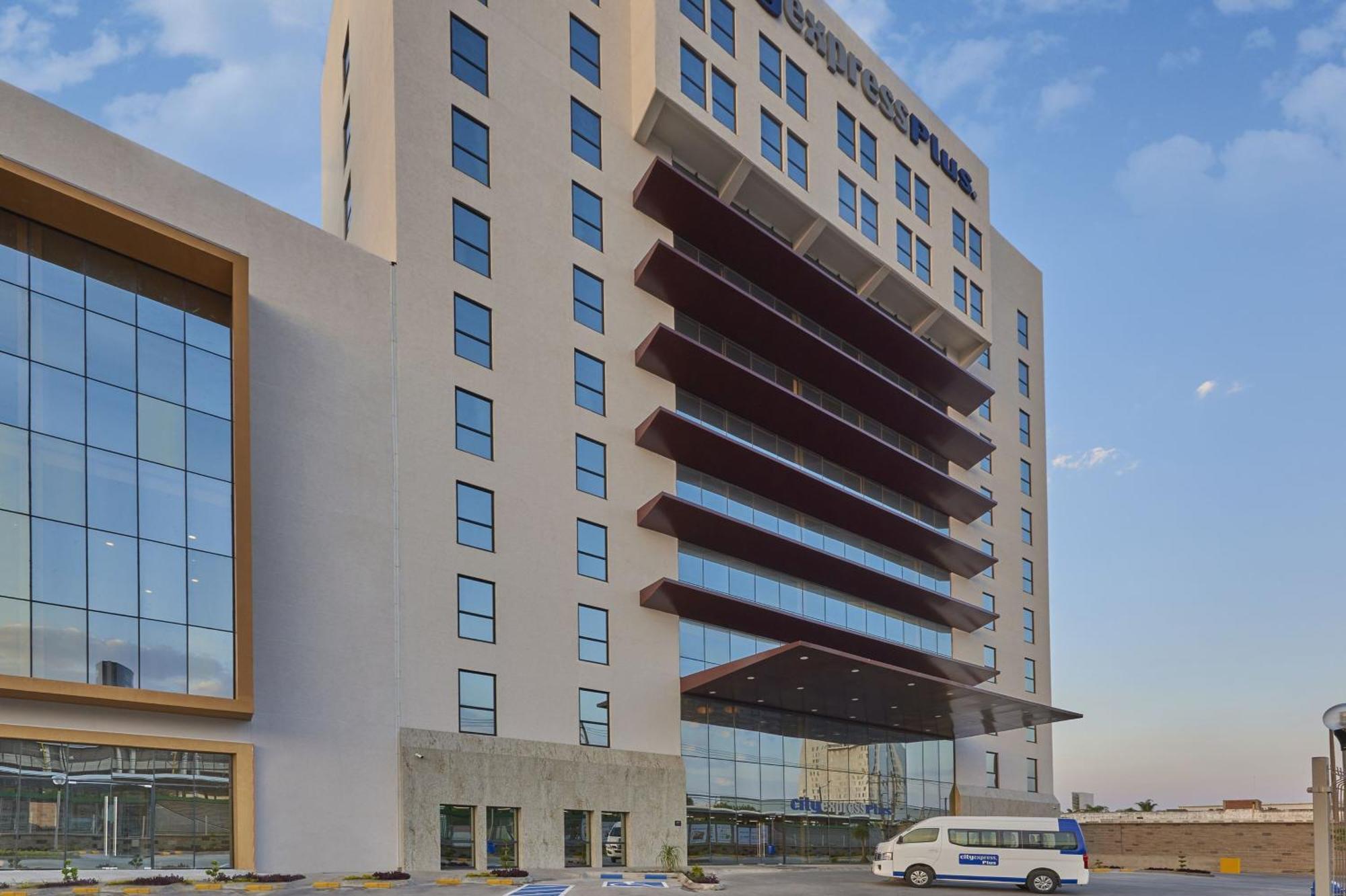 City Express Plus By Marriott Leon Centro De Convenciones Bagian luar foto